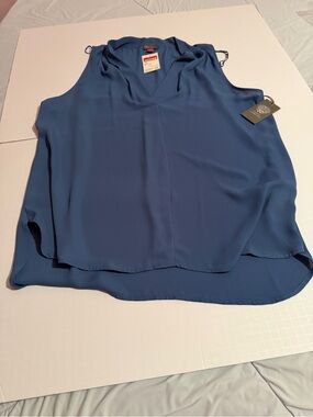 Vince Camuto Blue V-Neck Sleeveless Cami
